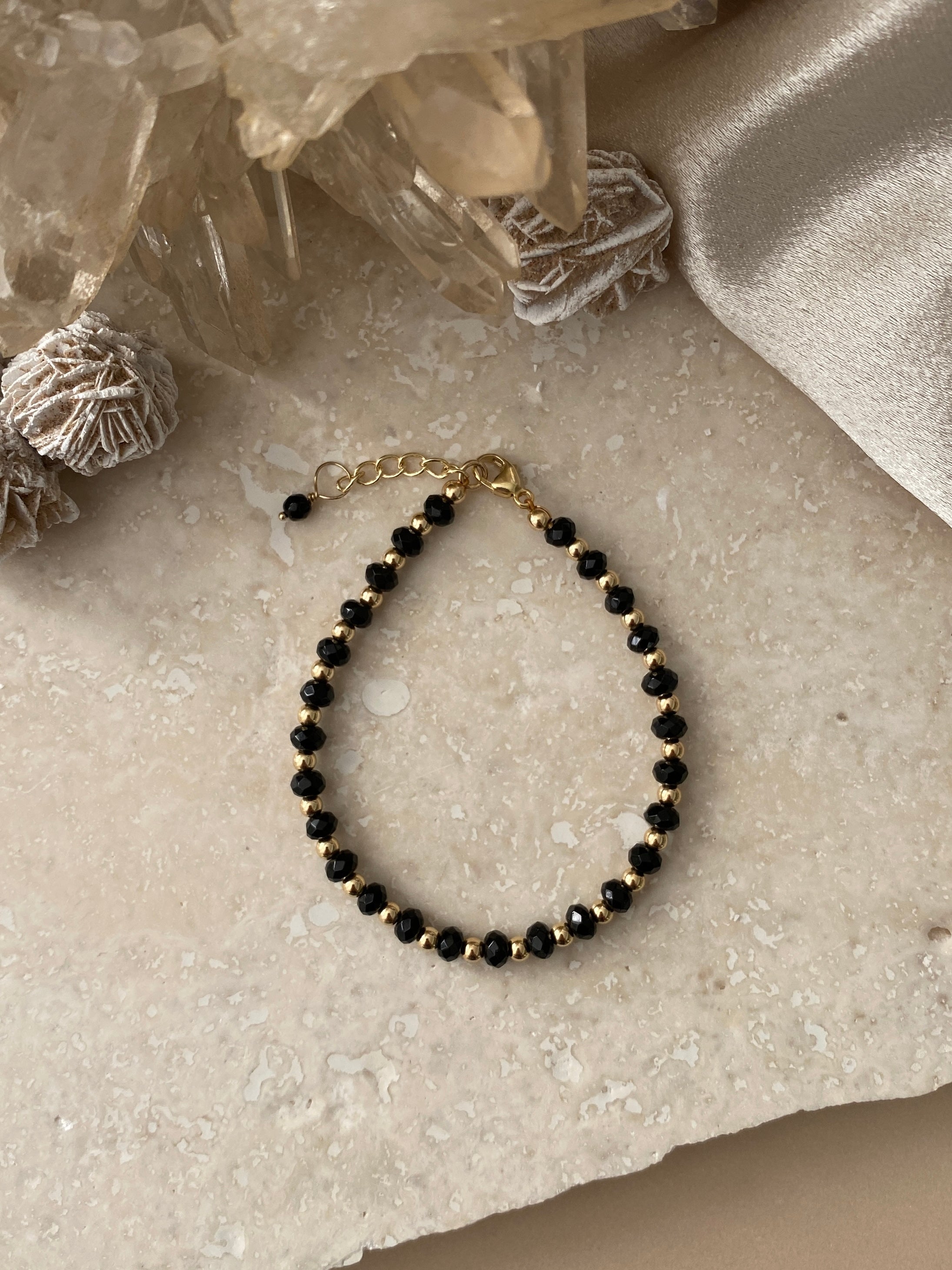 4mm Black Onyx and high quality 14kt Gold Filled Hammered Beads Beaded Bracelet. Men Women Unisex. Made to your size