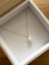 SWEET PEARL DROP NECKLACE